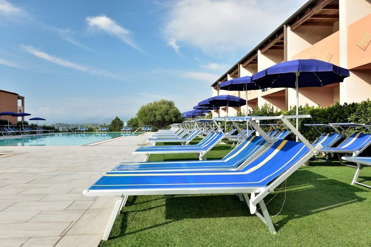 Futura Club Baja Bianca Hotel San Teodoro  Buitenkant foto