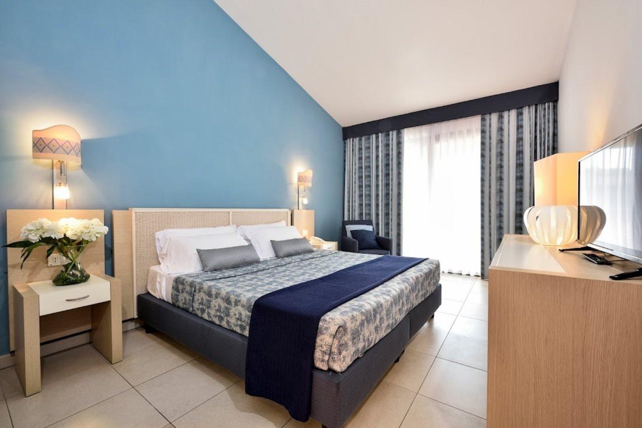 Futura Club Baja Bianca Hotel San Teodoro  Buitenkant foto