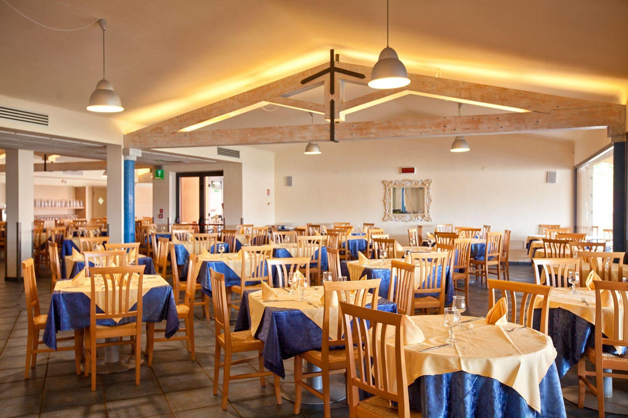 Futura Club Baja Bianca Hotel San Teodoro  Buitenkant foto