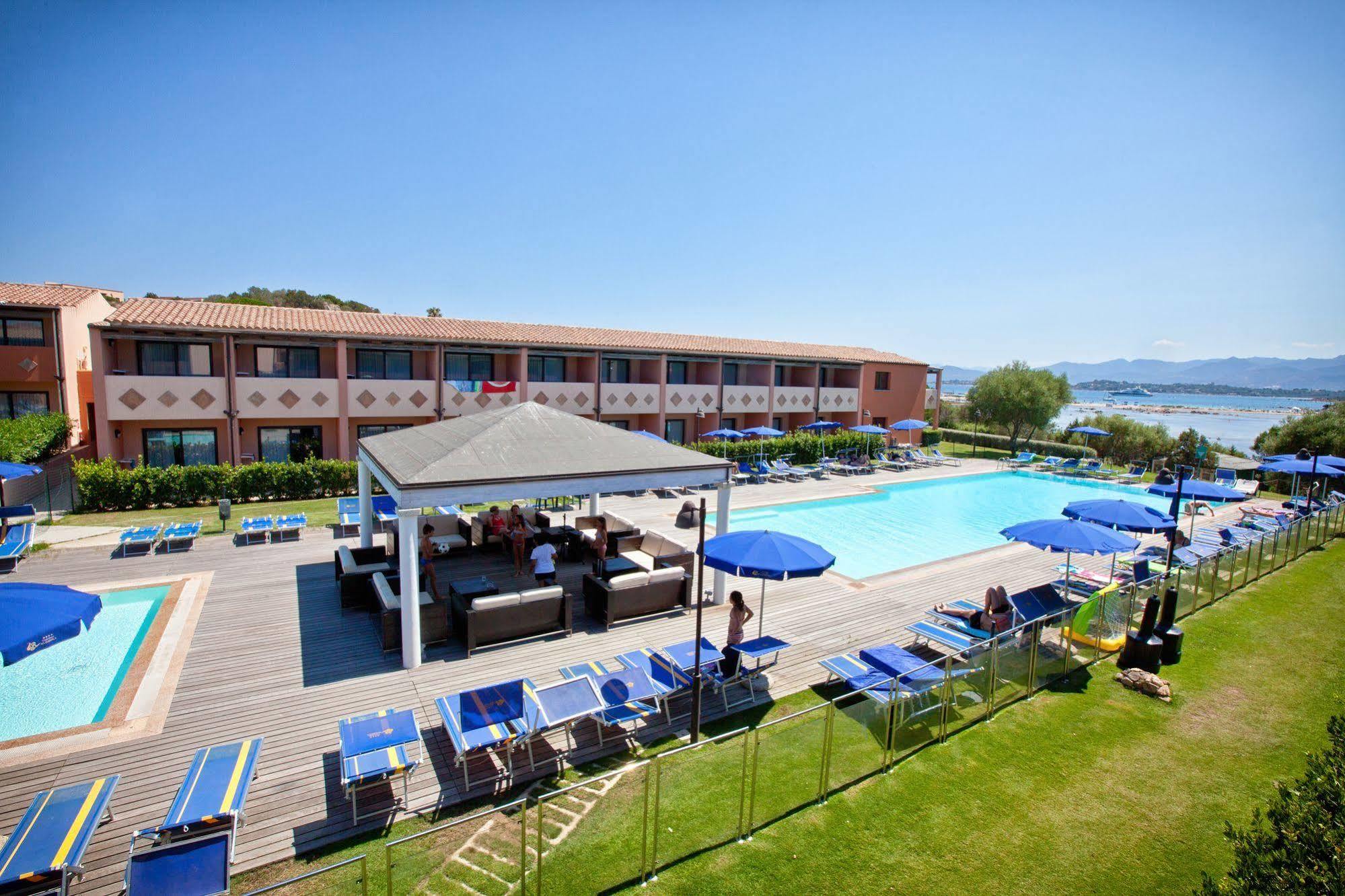 Futura Club Baja Bianca Hotel San Teodoro  Buitenkant foto