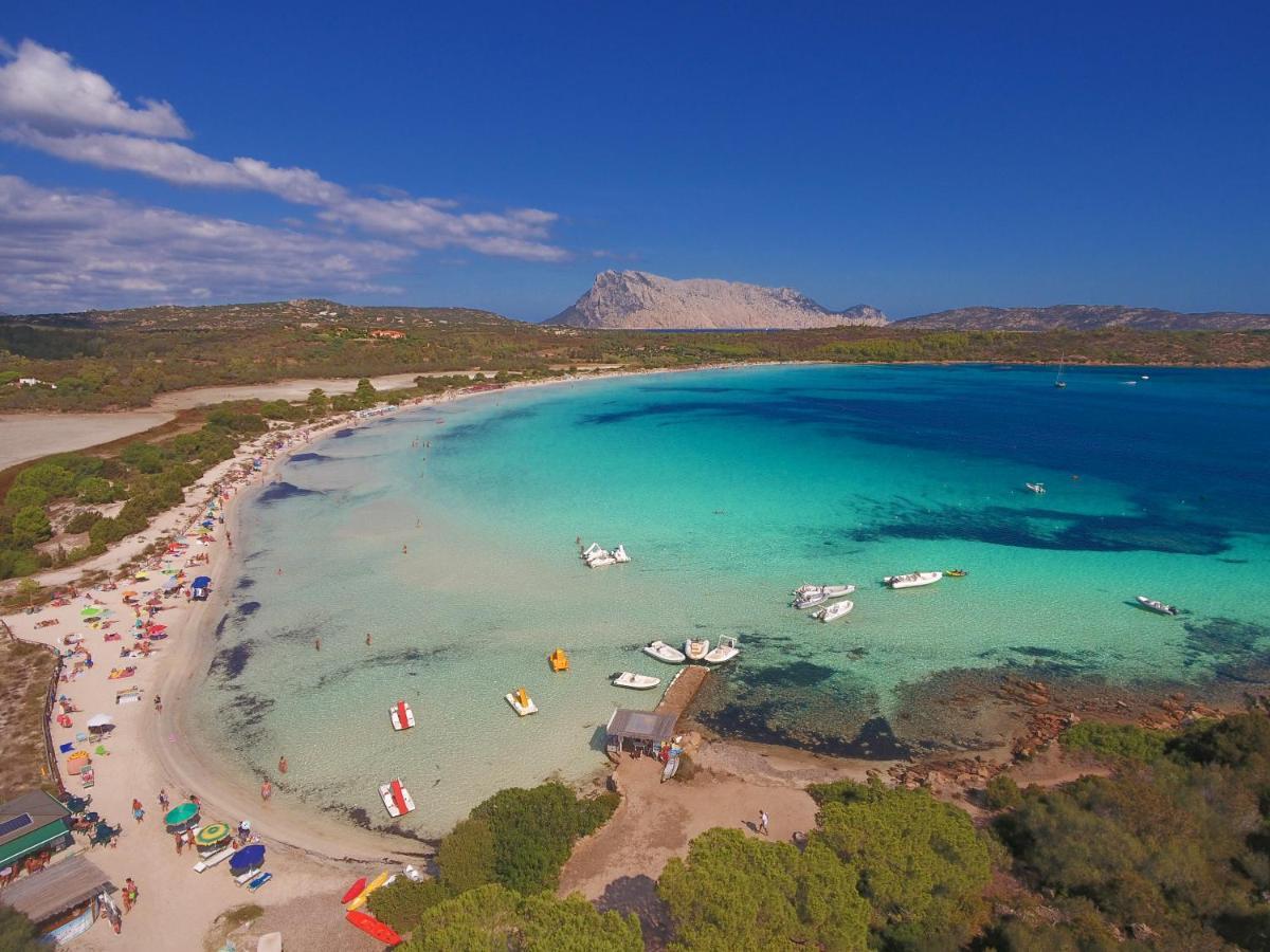 Futura Club Baja Bianca Hotel San Teodoro  Buitenkant foto